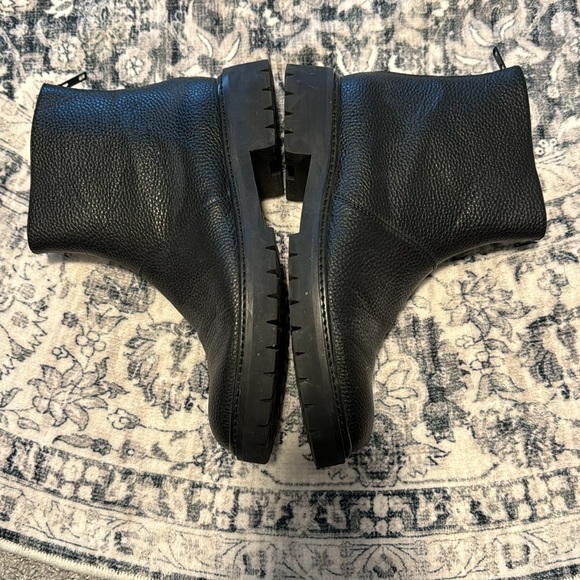 Matt & Nat Black Boots - size 8.5 - Picture 2 of 4